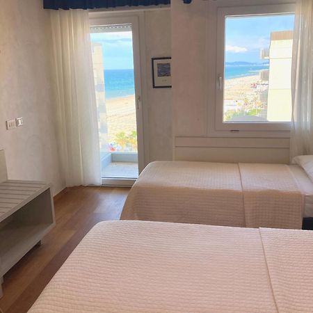 Hotel Diplomatic Riccione Eksteriør bilde