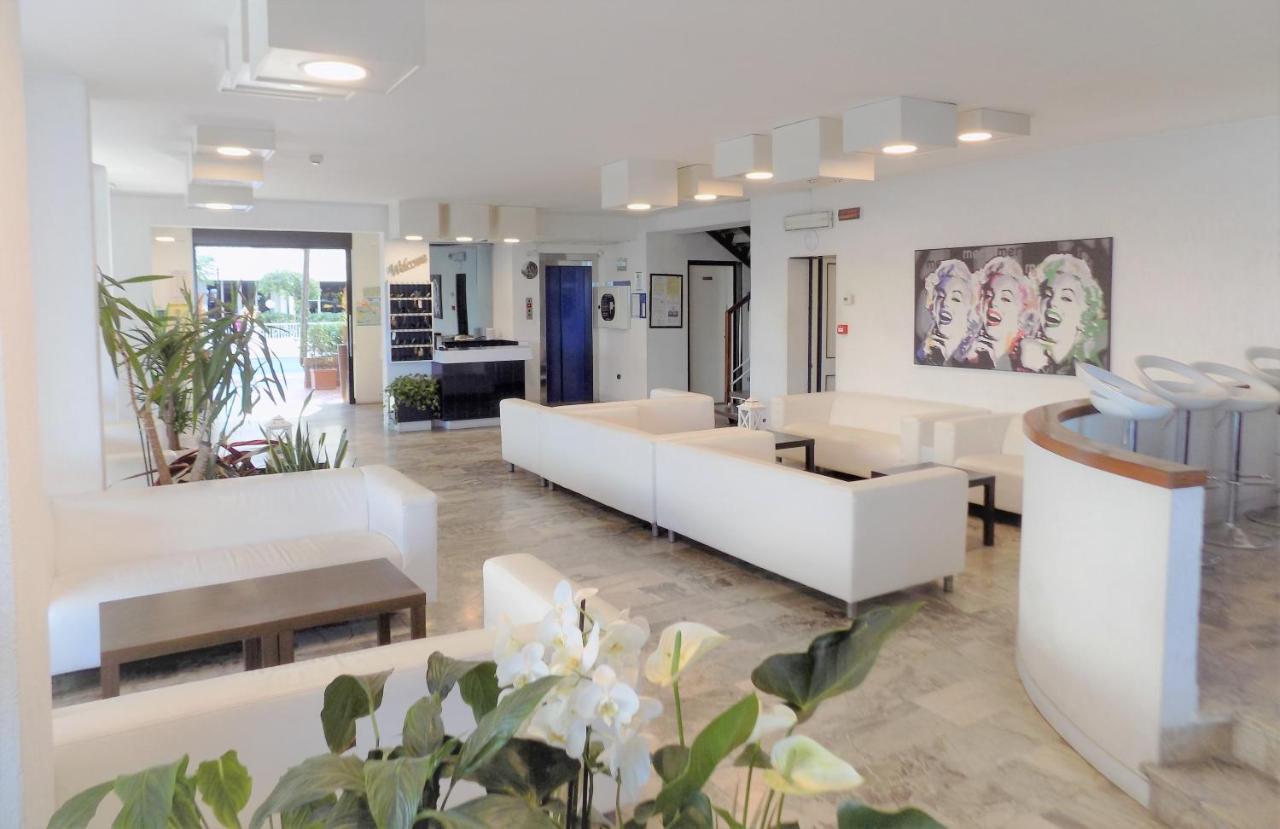 Hotel Diplomatic Riccione Eksteriør bilde