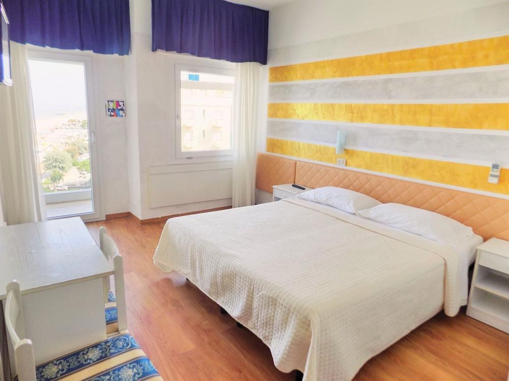 Hotel Diplomatic Riccione Eksteriør bilde