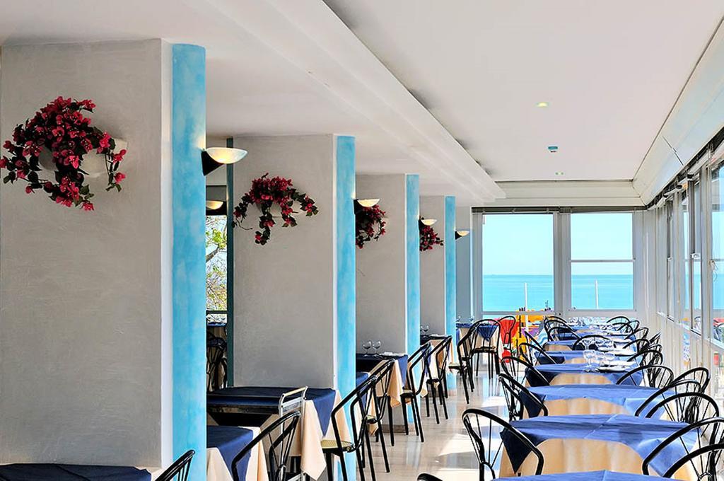 Hotel Diplomatic Riccione Eksteriør bilde
