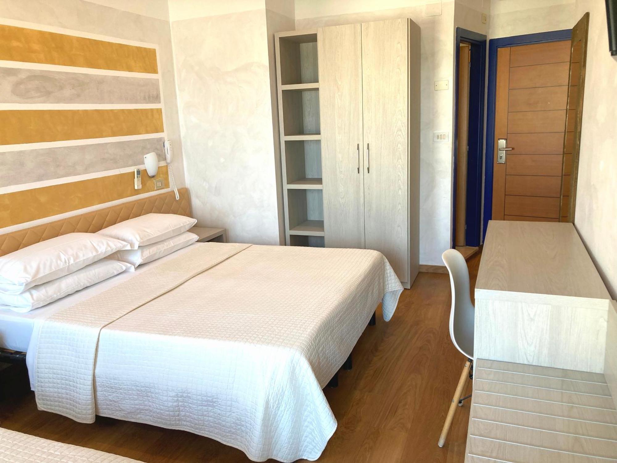 Hotel Diplomatic Riccione Eksteriør bilde
