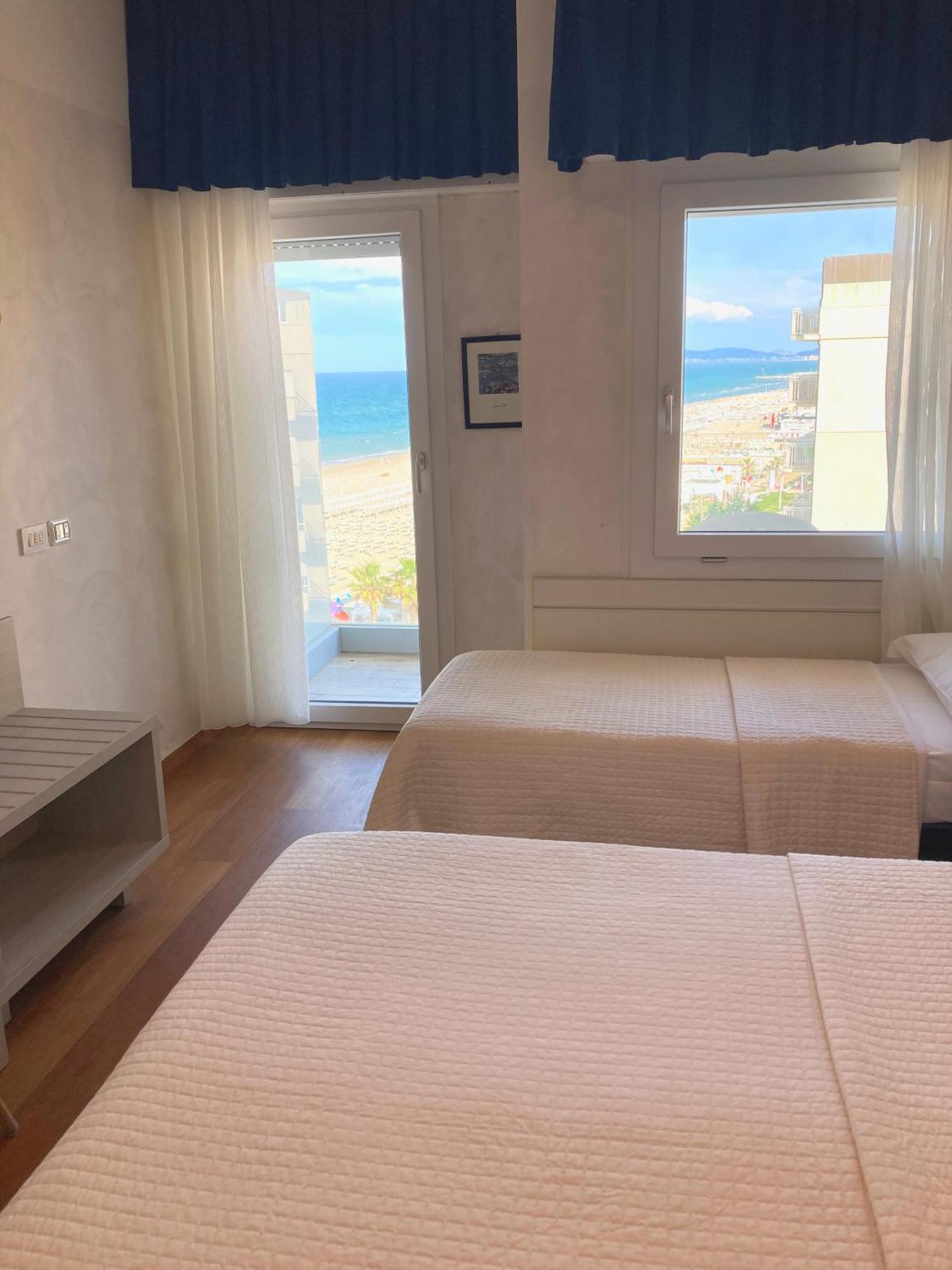 Hotel Diplomatic Riccione Eksteriør bilde