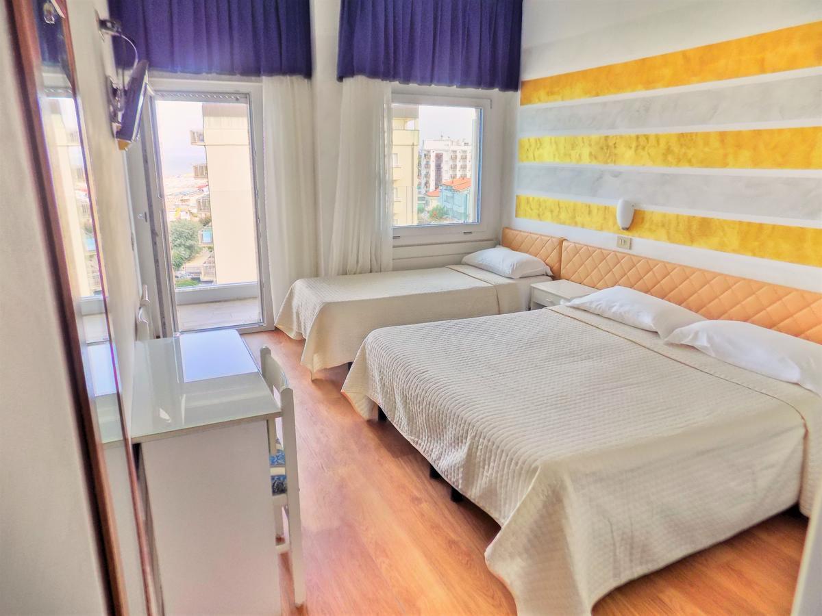 Hotel Diplomatic Riccione Eksteriør bilde