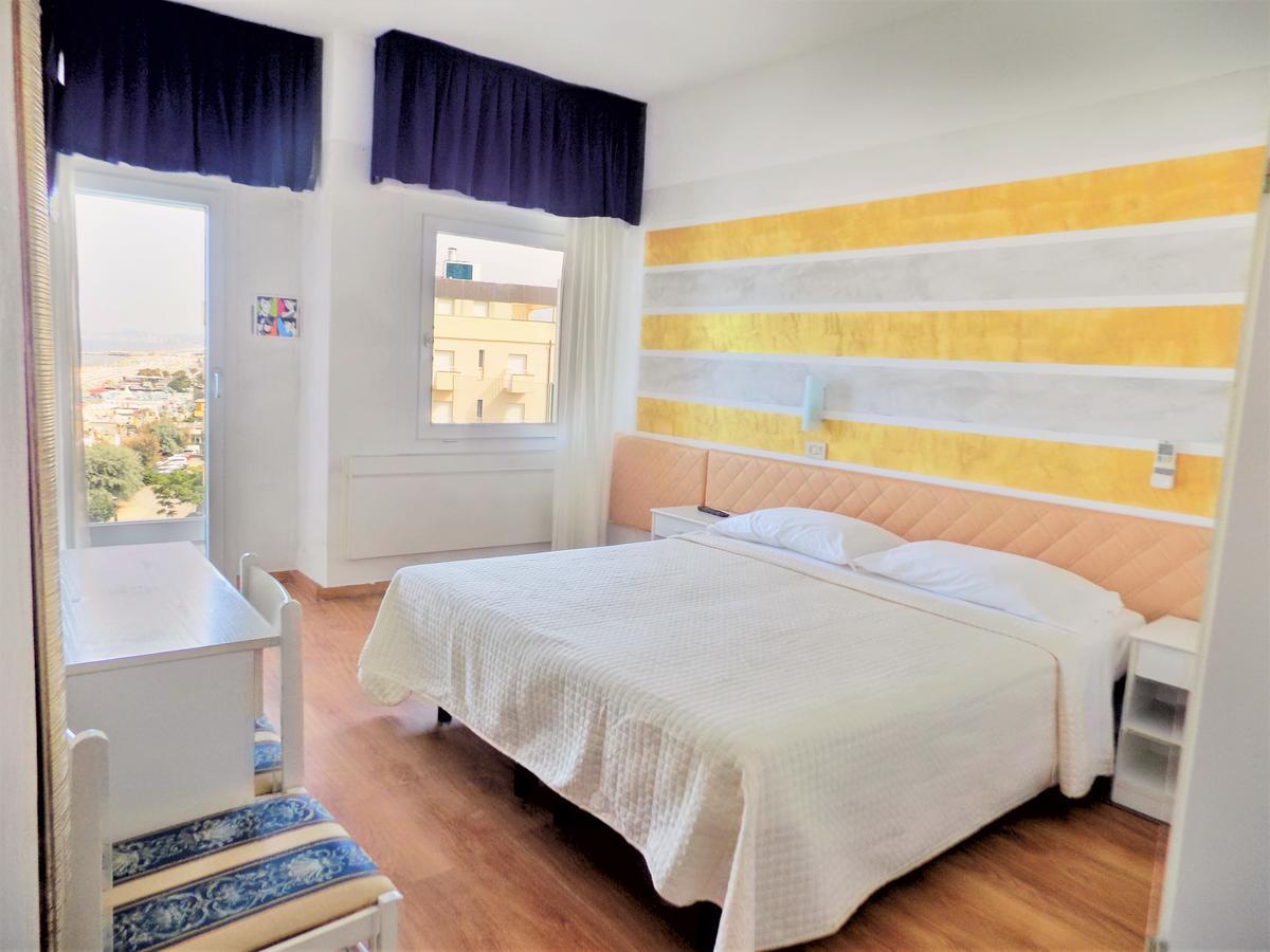 Hotel Diplomatic Riccione Eksteriør bilde